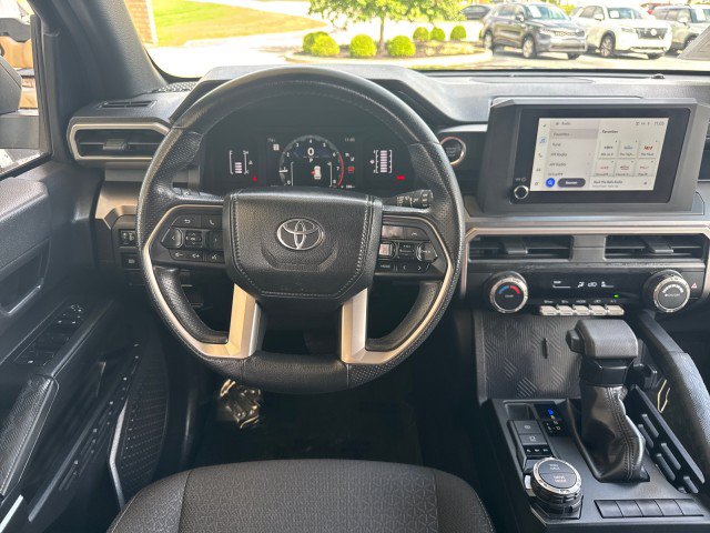 Used 2025 Toyota 4Runner SR5 AWD/4WD image 8