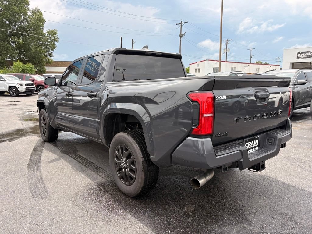 Used 2025 Toyota Tacoma SR5 AWD/4WD image 5
