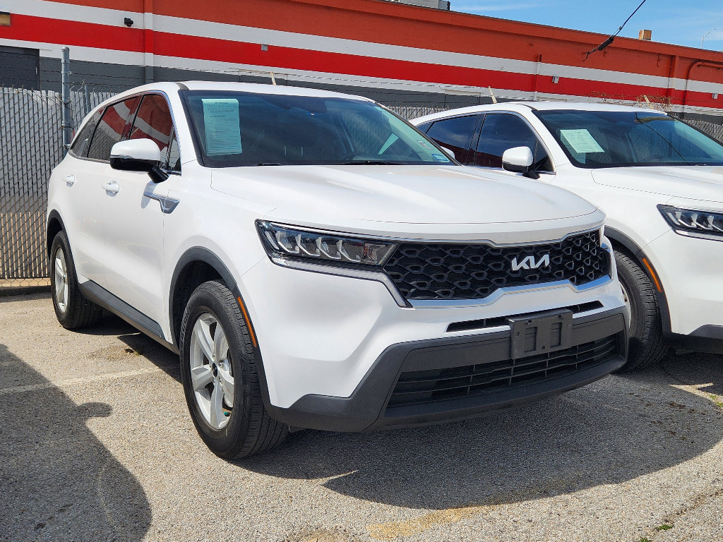 Certified 2022 Kia Sorento LX image 1