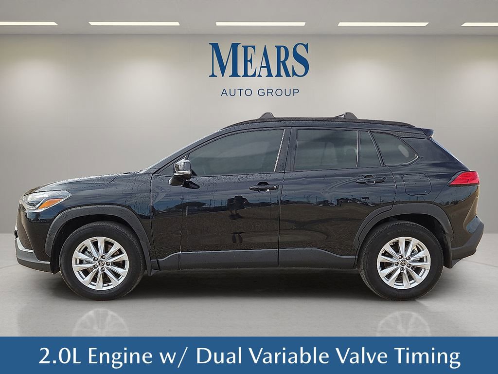 Used 2023 Toyota Corolla Cross LE image 3