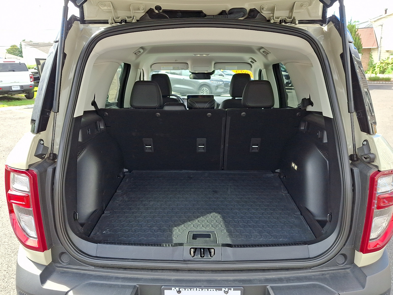 Used 2025 Ford Bronco Sport Outer Banks w/ Outer Banks Tech Package+ AWD/4WD image 29