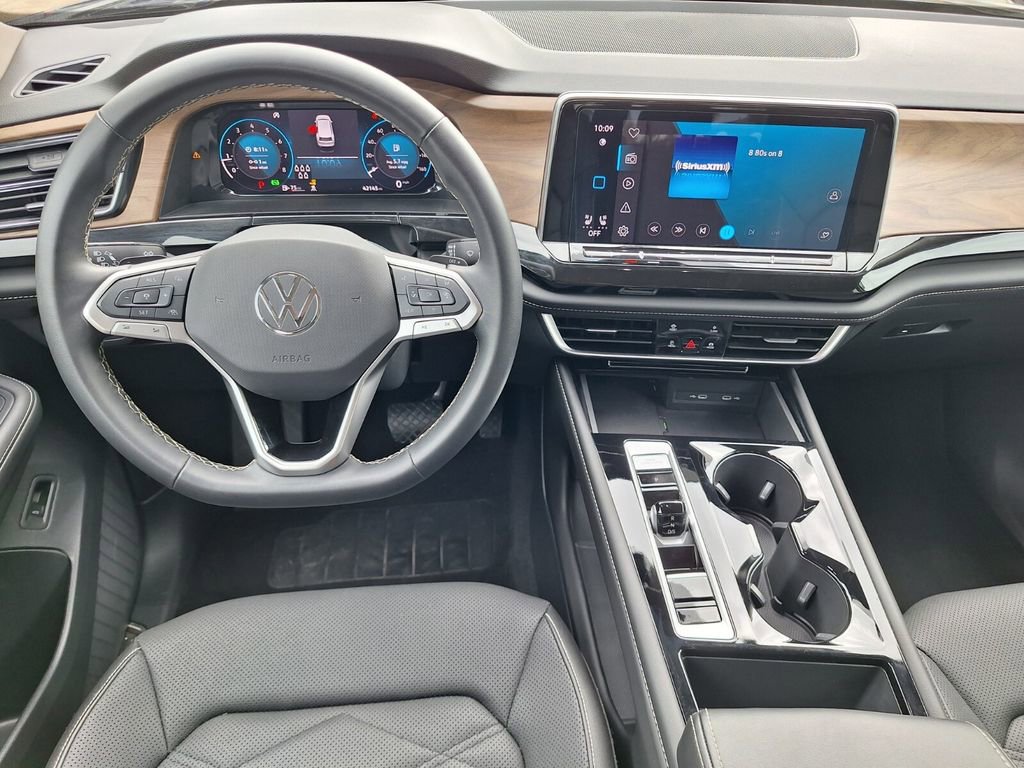 Used 2025 Volkswagen Atlas SE FWD image 9