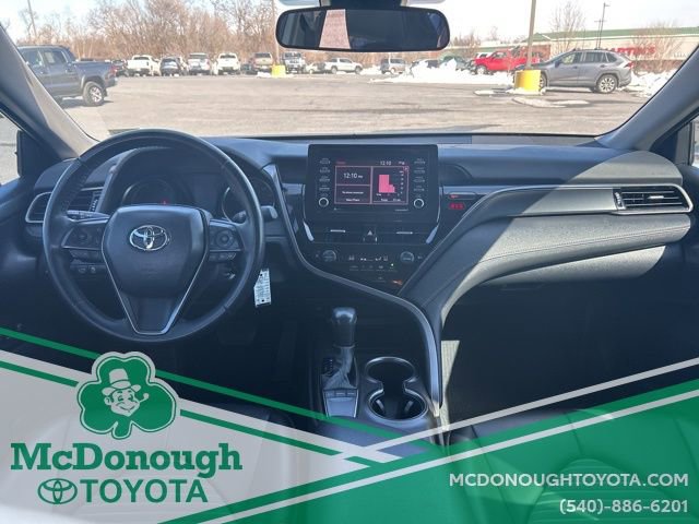 Used 2024 Toyota Camry SE image 4