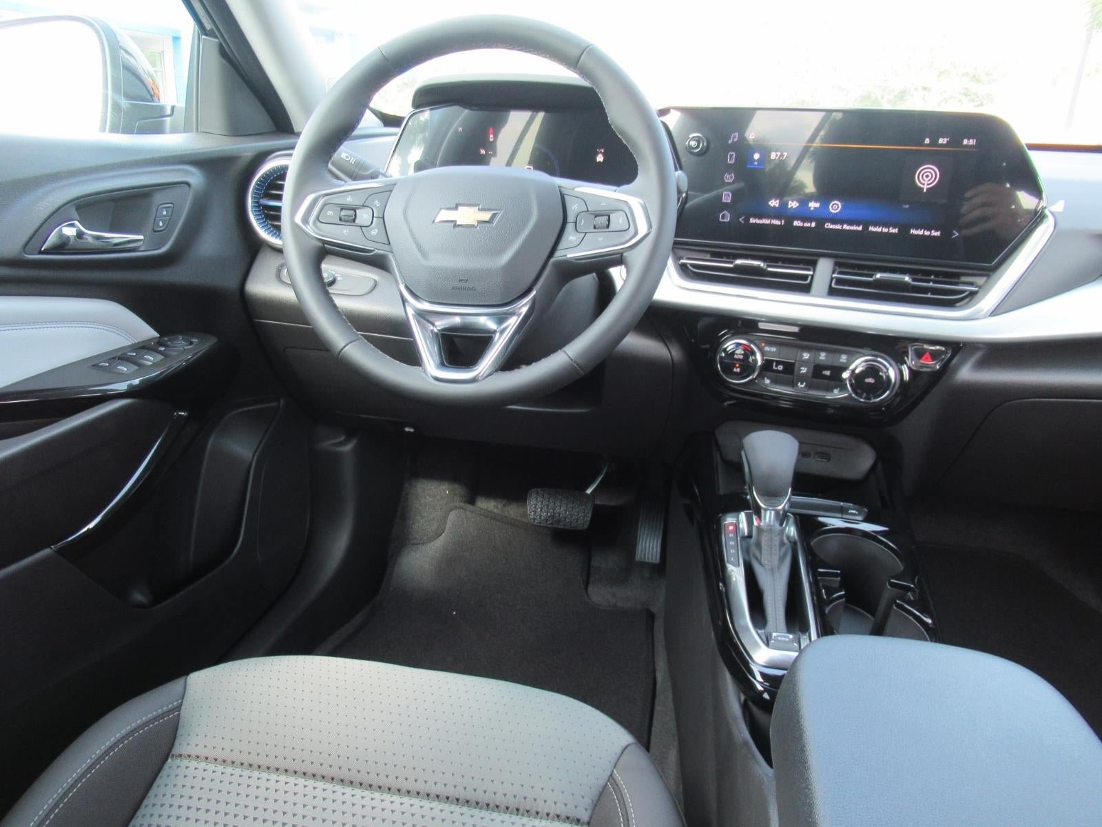 New 2026 Chevrolet Trax LT w/ Sunroof Package FWD image 13