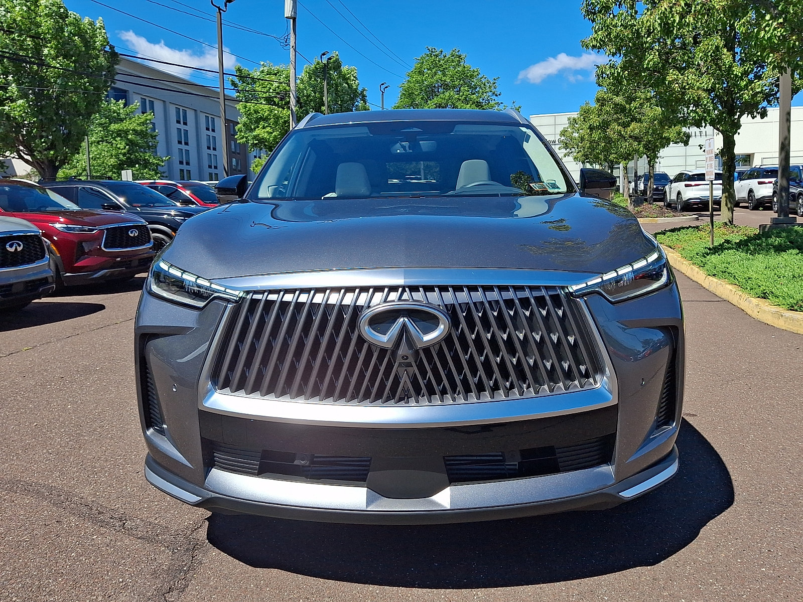Certified 2026 INFINITI QX60 Luxe w/ Cargo Package AWD/4WD image 2
