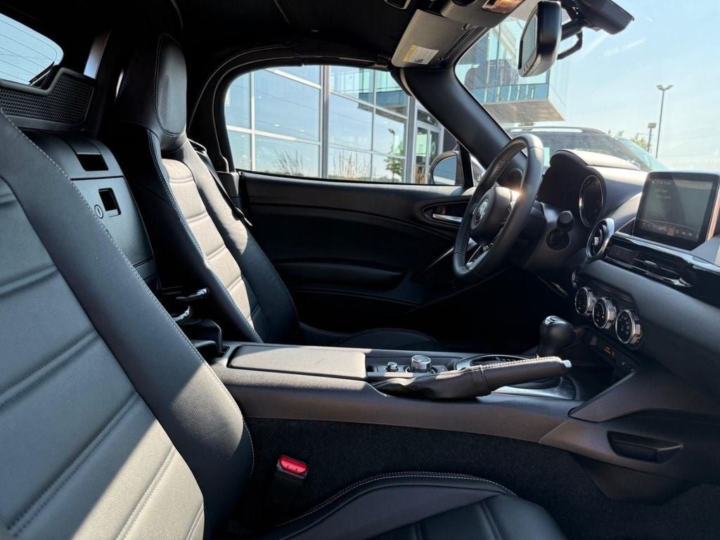 Used 2020 FIAT 124 Spider Lusso w/ Convenience Group RWD image 9