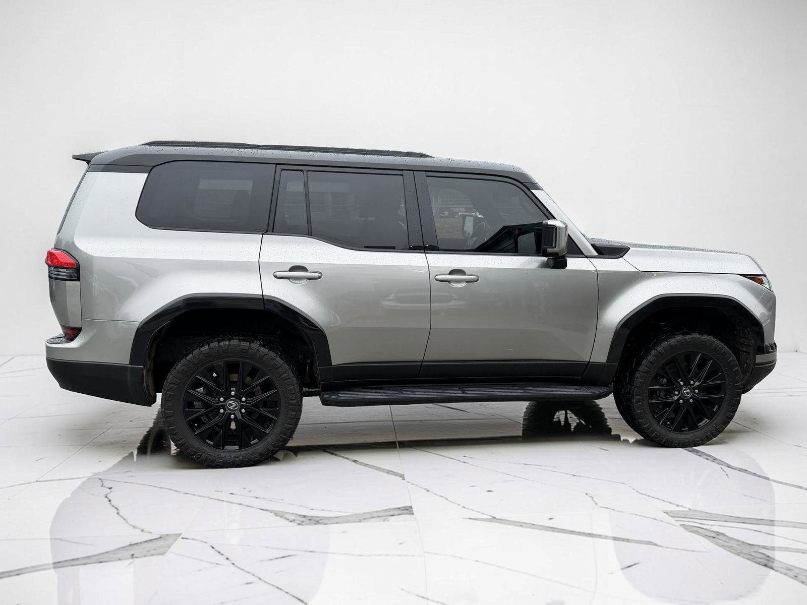 Used 2024 Lexus GX 550 w/ Cold Area Package AWD/4WD image 7
