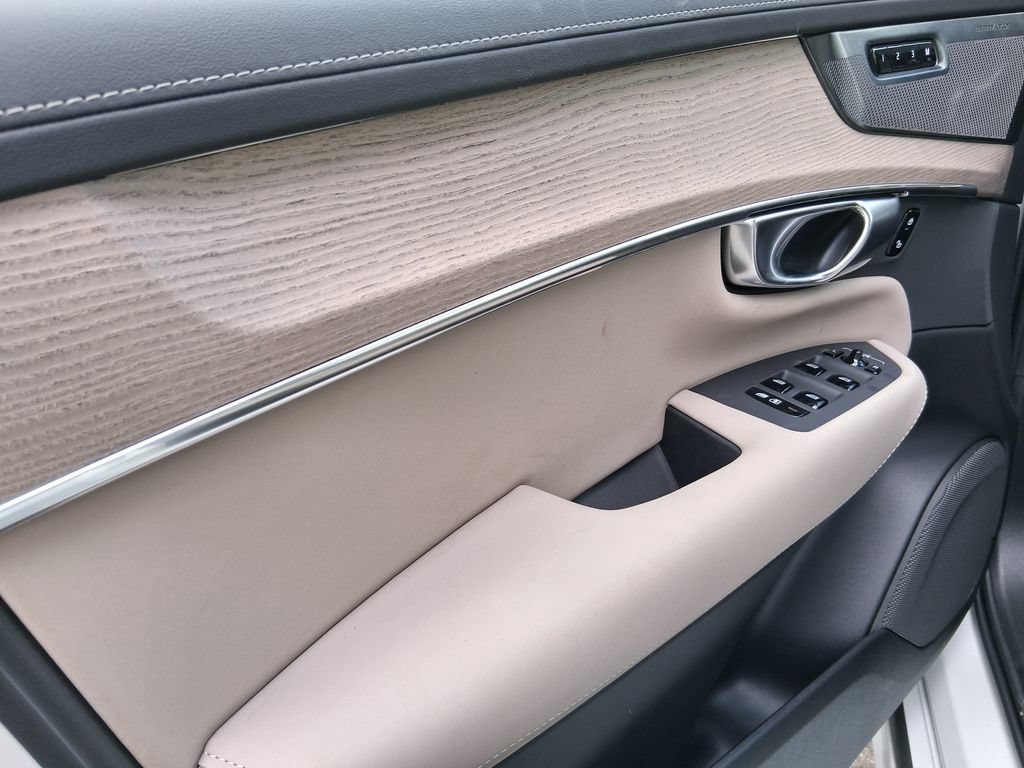 New 2026 Volvo XC90 T8 Plus w/ Protection Package Premier AWD/4WD image 8