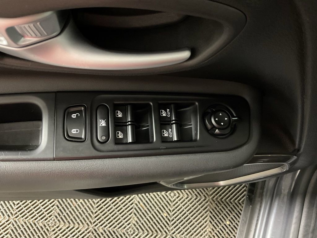 Used 2022 Jeep Renegade Latitude image 18