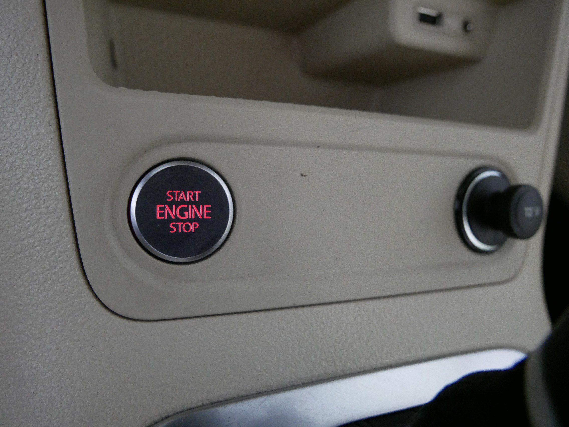 Used 2016 Volkswagen Tiguan SE AWD/4WD image 30