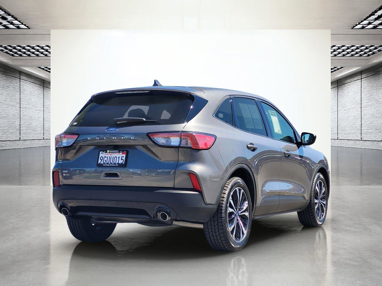 Used 2022 Ford Escape SE w/ SE Sport Appearance Package image 7