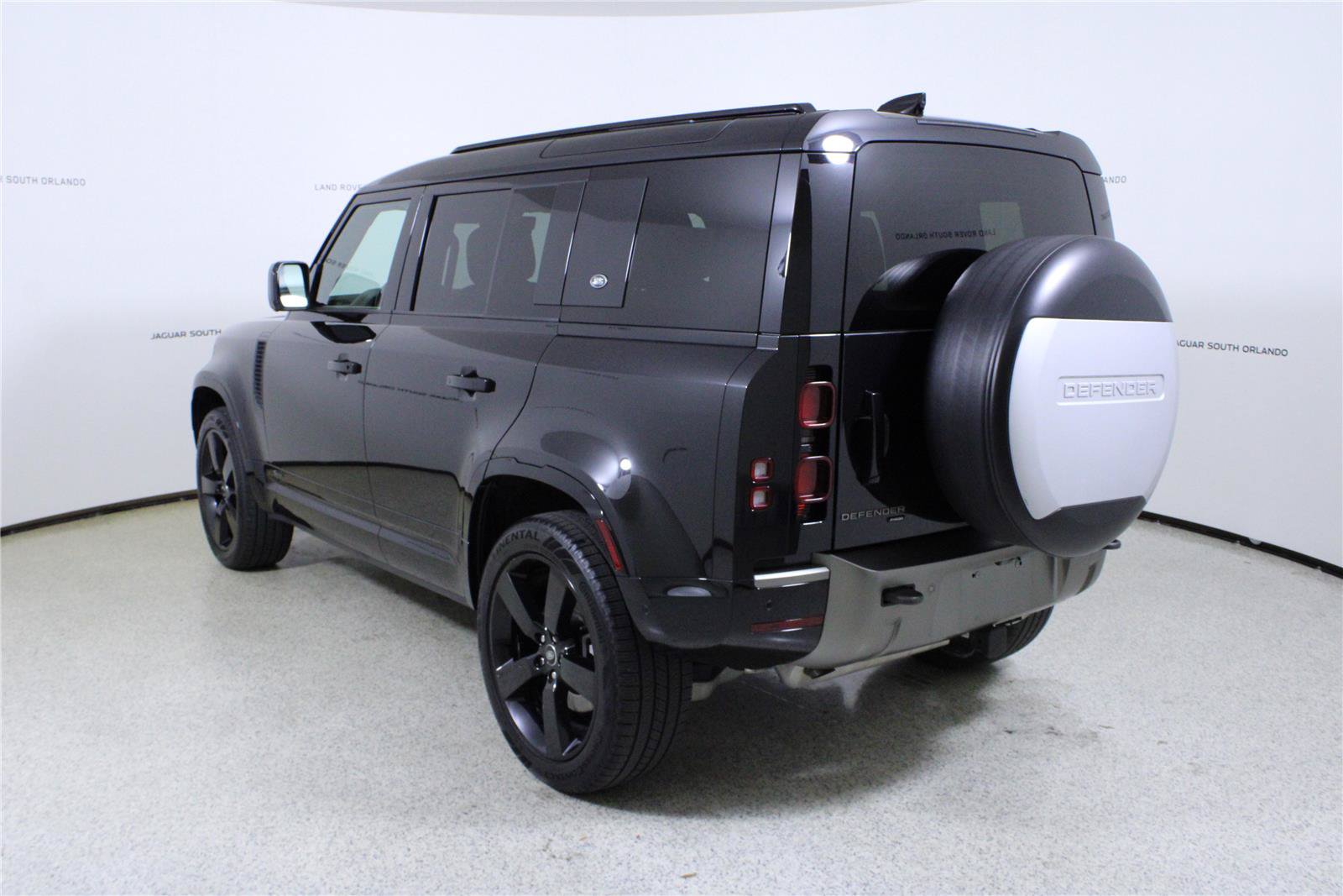 Used 2021 Land Rover Defender 110 X-Dynamic HSE AWD/4WD image 5