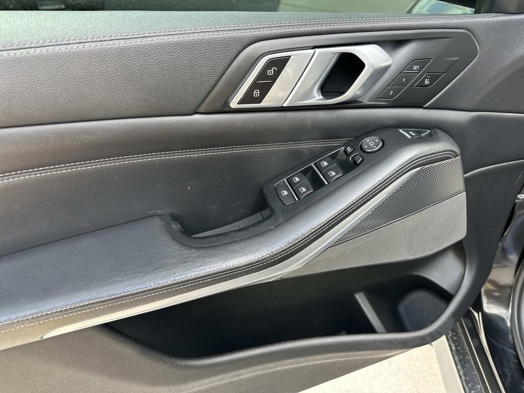 Used 2020 BMW X5 M50i w/ Executive Package AWD/4WD image 16