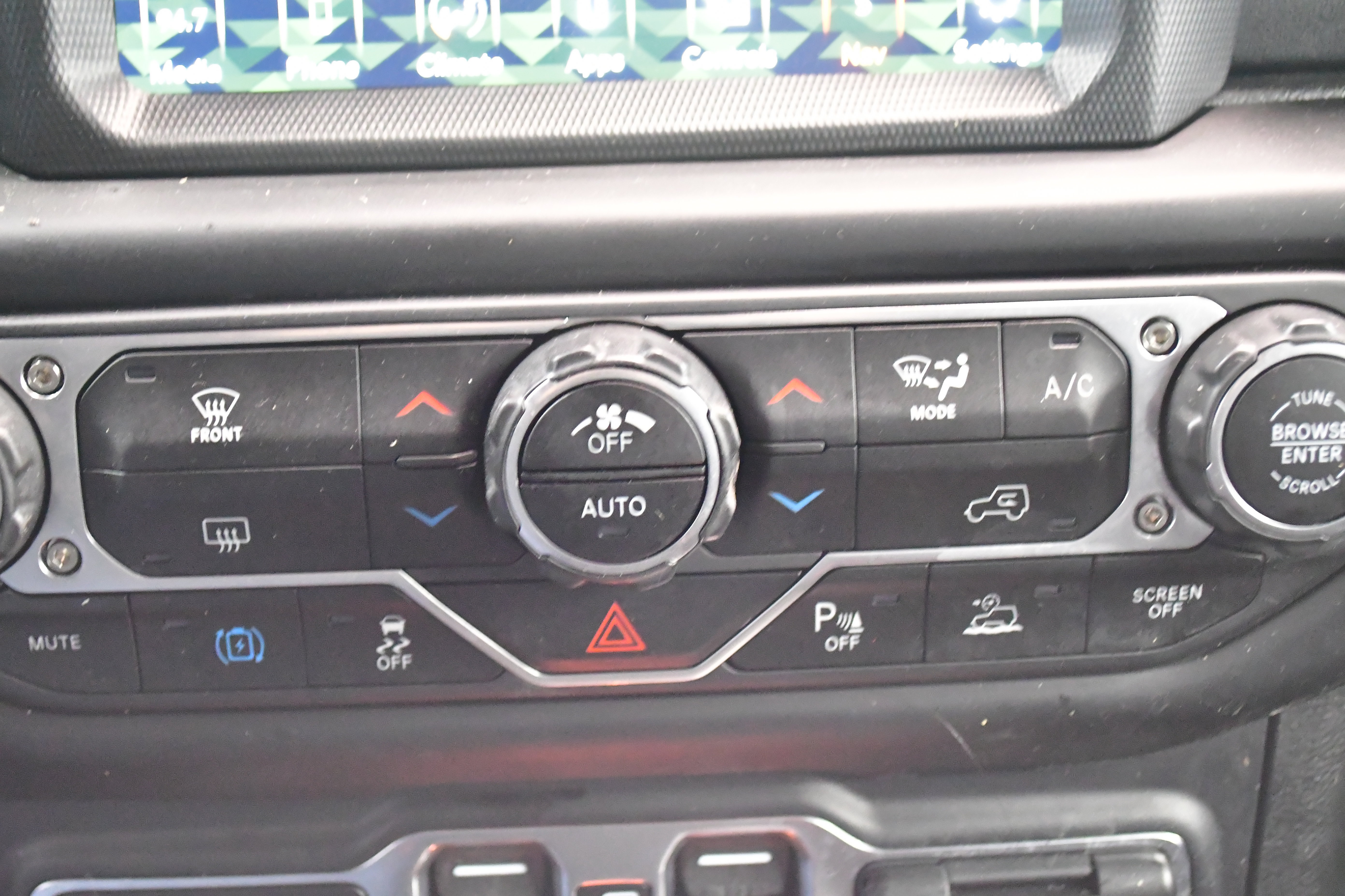 Used 2022 Jeep Wrangler Unlimited Sahara image 26