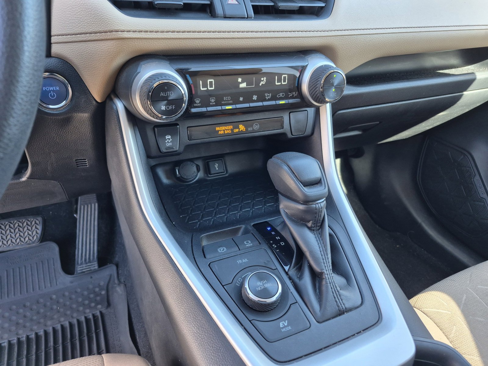 Used 2021 Toyota RAV4 XLE w/ Convenience Package AWD/4WD image 12