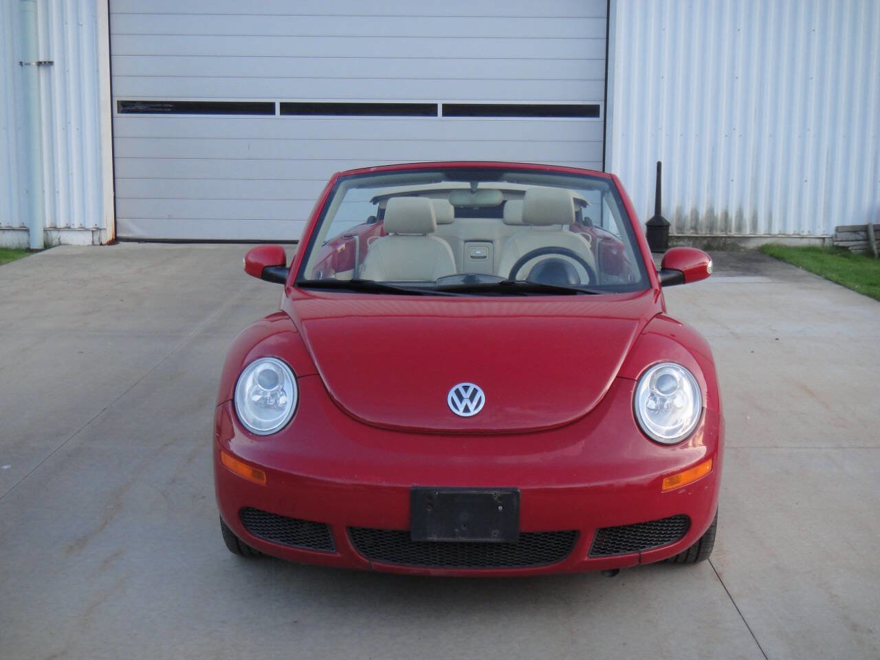 Used 2008 Volkswagen Beetle SE image 3