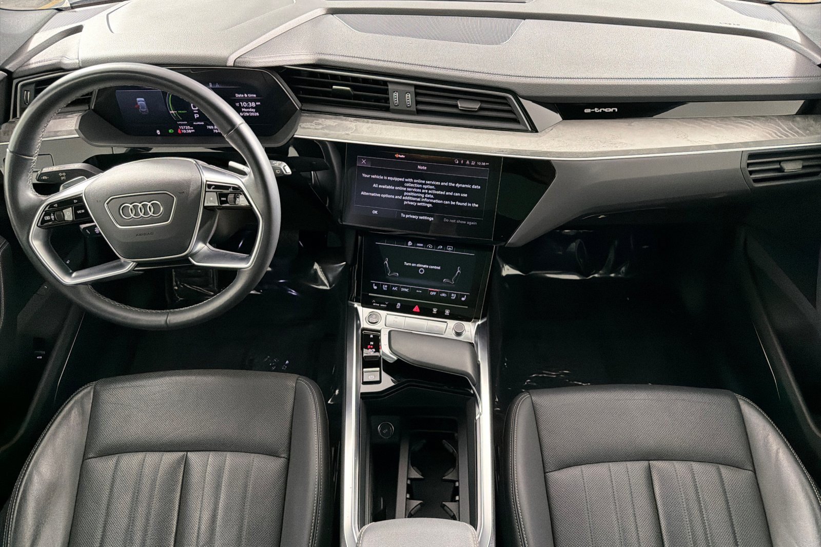 Used 2023 Audi e-tron Premium Plus w/ Premium Plus Package AWD/4WD image 12