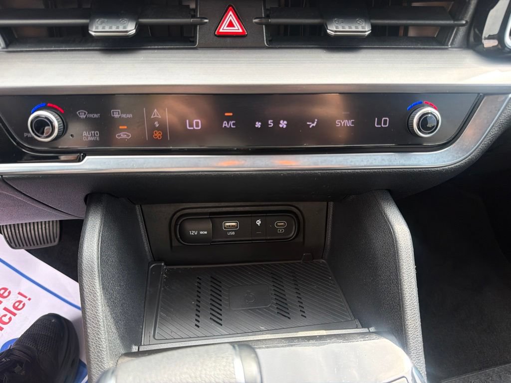 Used 2023 Kia Sportage EX AWD/4WD image 30