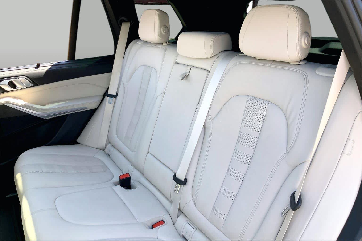 Used 2022 BMW X5 xDrive40i w/ M Sport Package AWD/4WD image 21