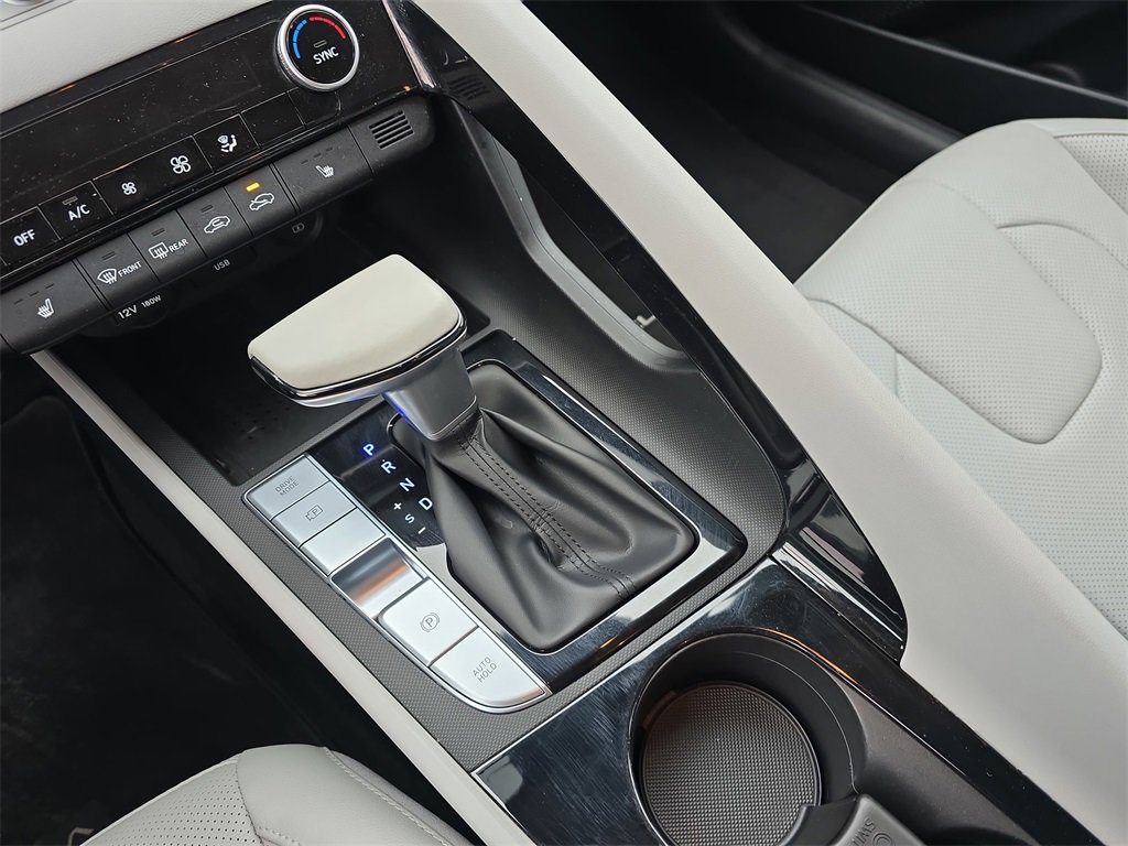 Certified 2022 Hyundai Elantra Limited image 24