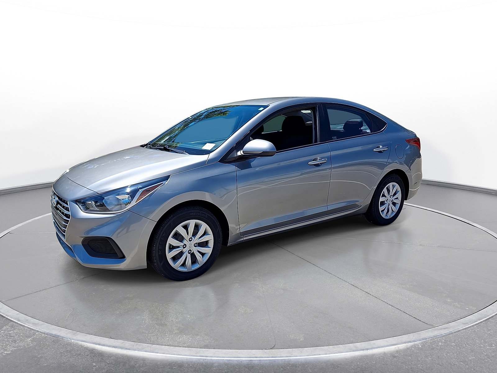 Used 2022 Hyundai Accent SE FWD image 4