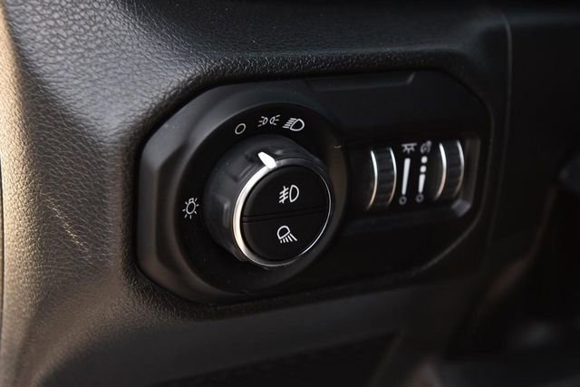 Used 2022 Jeep Gladiator Sport image 9