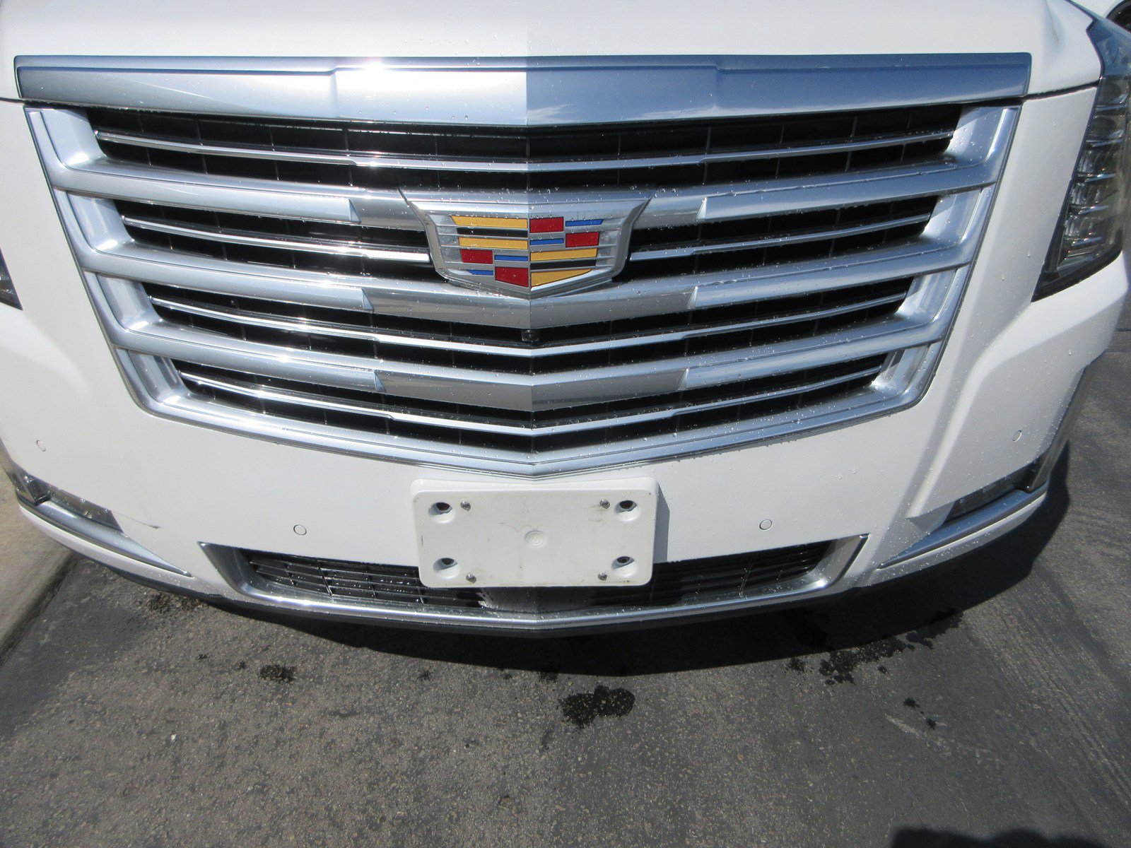 Used 2019 Cadillac Escalade Platinum image 16