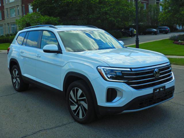 Used 2025 Volkswagen Atlas SE AWD/4WD image 3