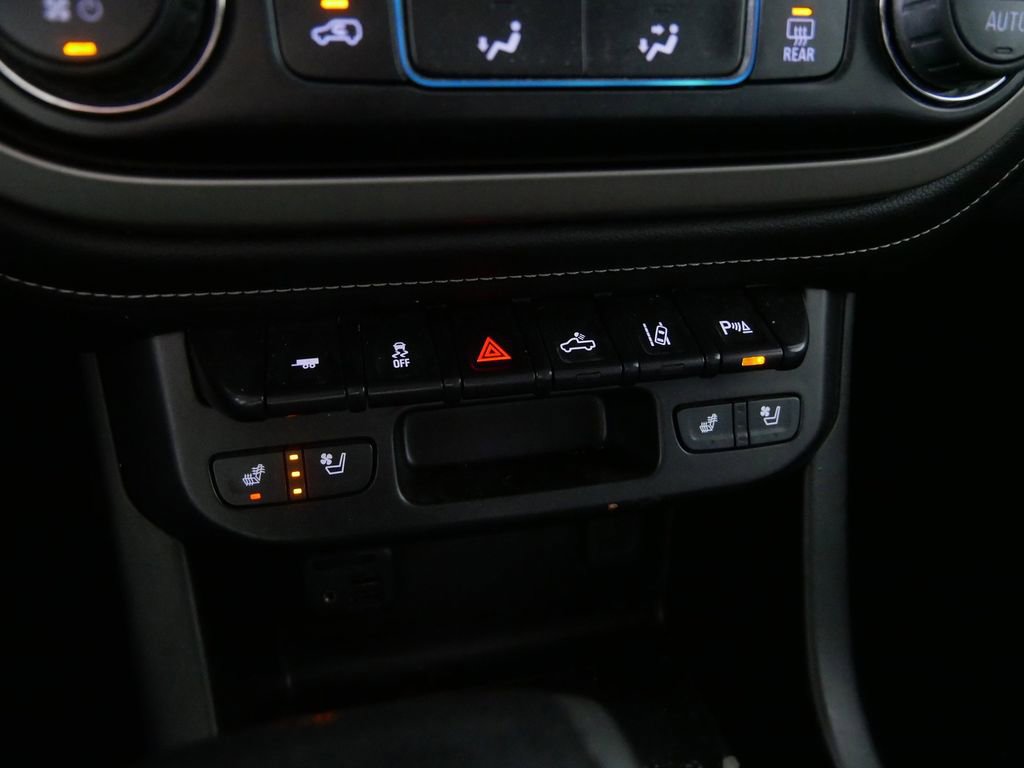 Used 2021 GMC Canyon Denali image 23