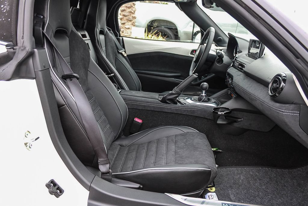 New 2026 MAZDA MX-5 Miata Club w/ Interior Package RWD image 18