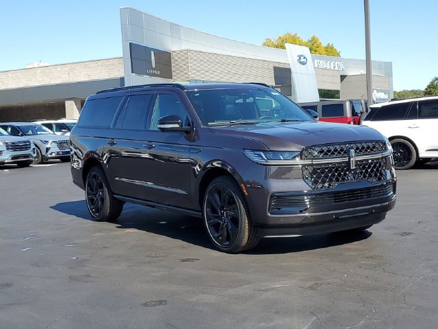 New 2027 Lincoln Navigator L Reserve w/ Jet Appearance Package AWD/4WD image 2