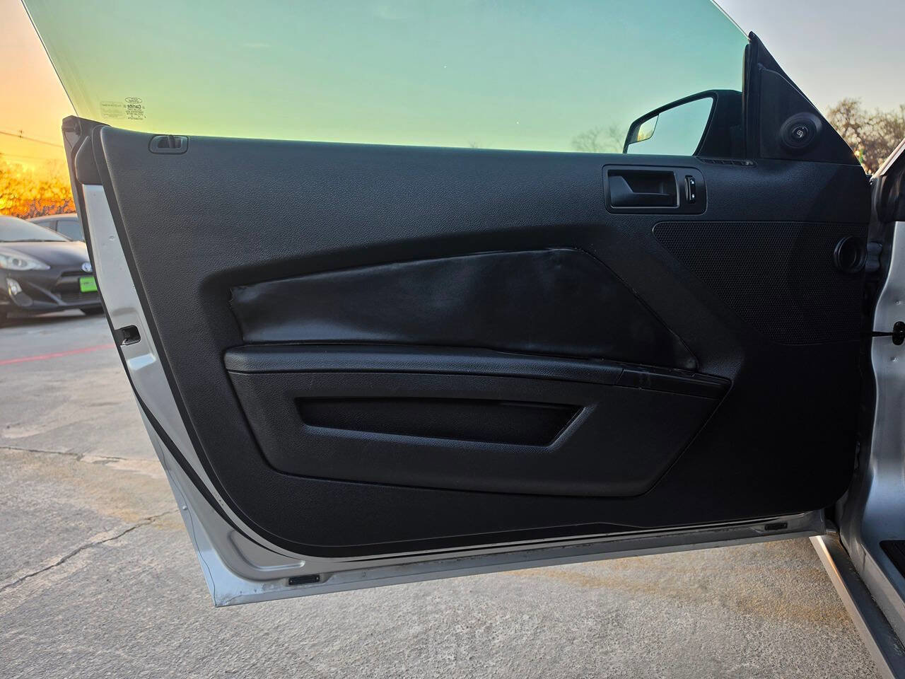 Used 2013 Ford Mustang Coupe image 12