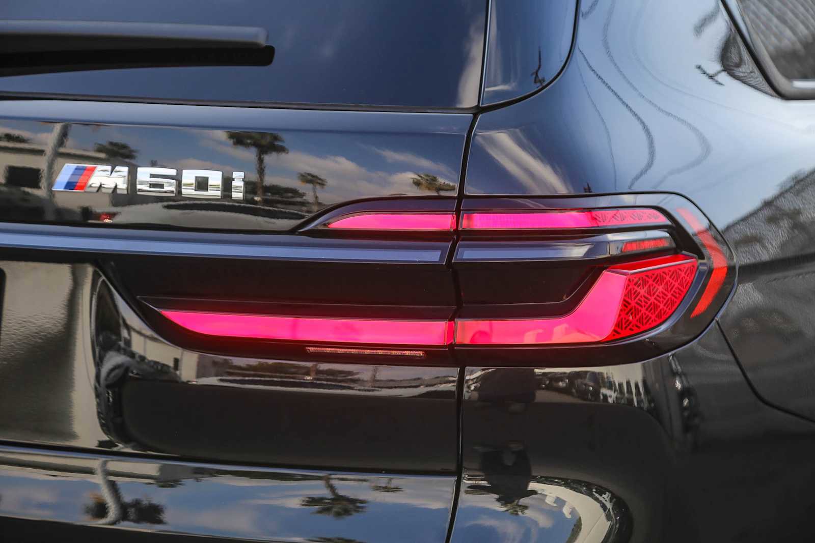 Used 2026 BMW X7 M60i w/ Climate Comfort Package image 7