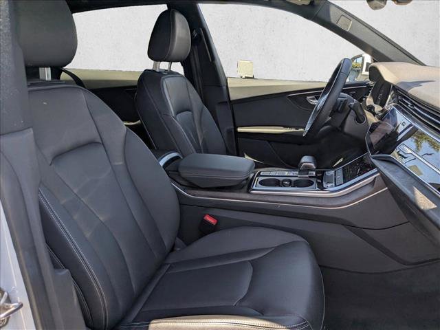 Used 2019 Audi Q8 Premium Plus w/ Premium Plus AWD/4WD image 24