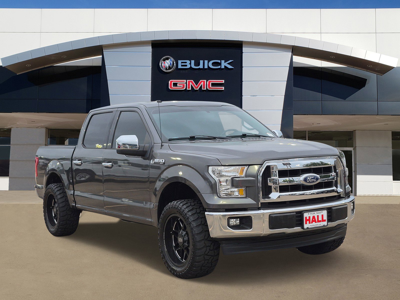 Used 2017 Ford F150 XLT RWD image 1