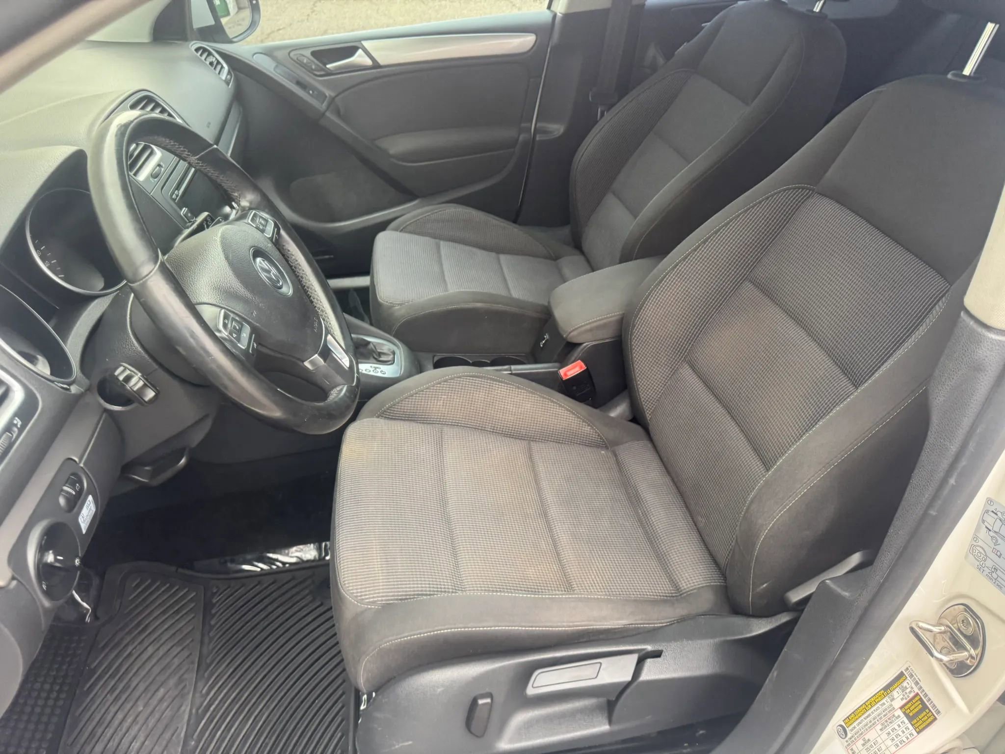 Used 2014 Volkswagen Golf TDI FWD image 12