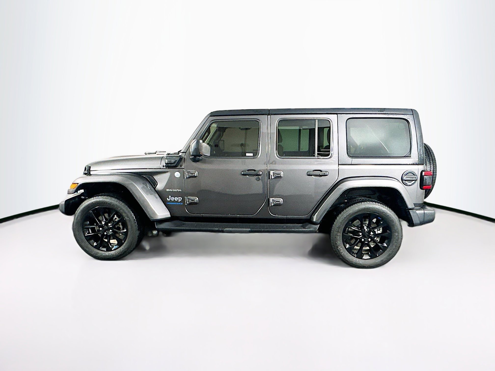 Used 2023 Jeep Wrangler Unlimited Sahara w/ Cold Weather Group AWD/4WD image 4