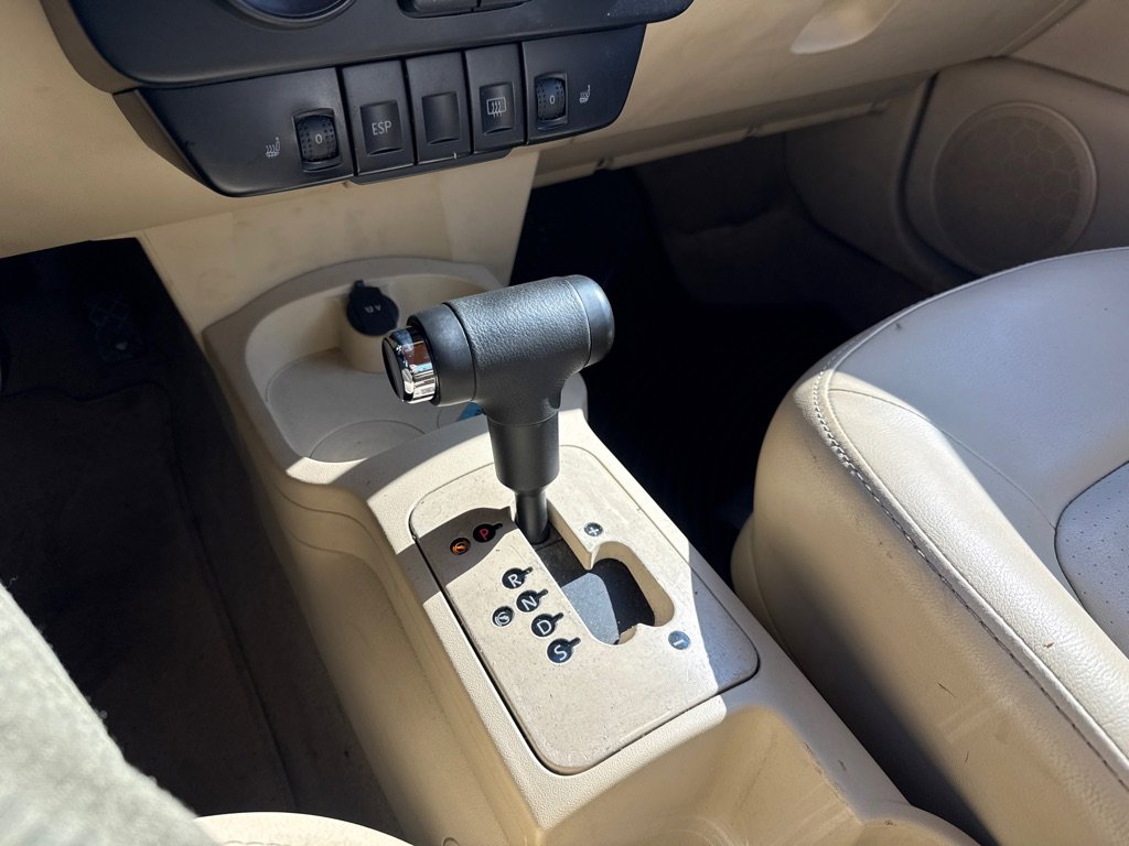 Used 2009 Volkswagen Beetle S image 17