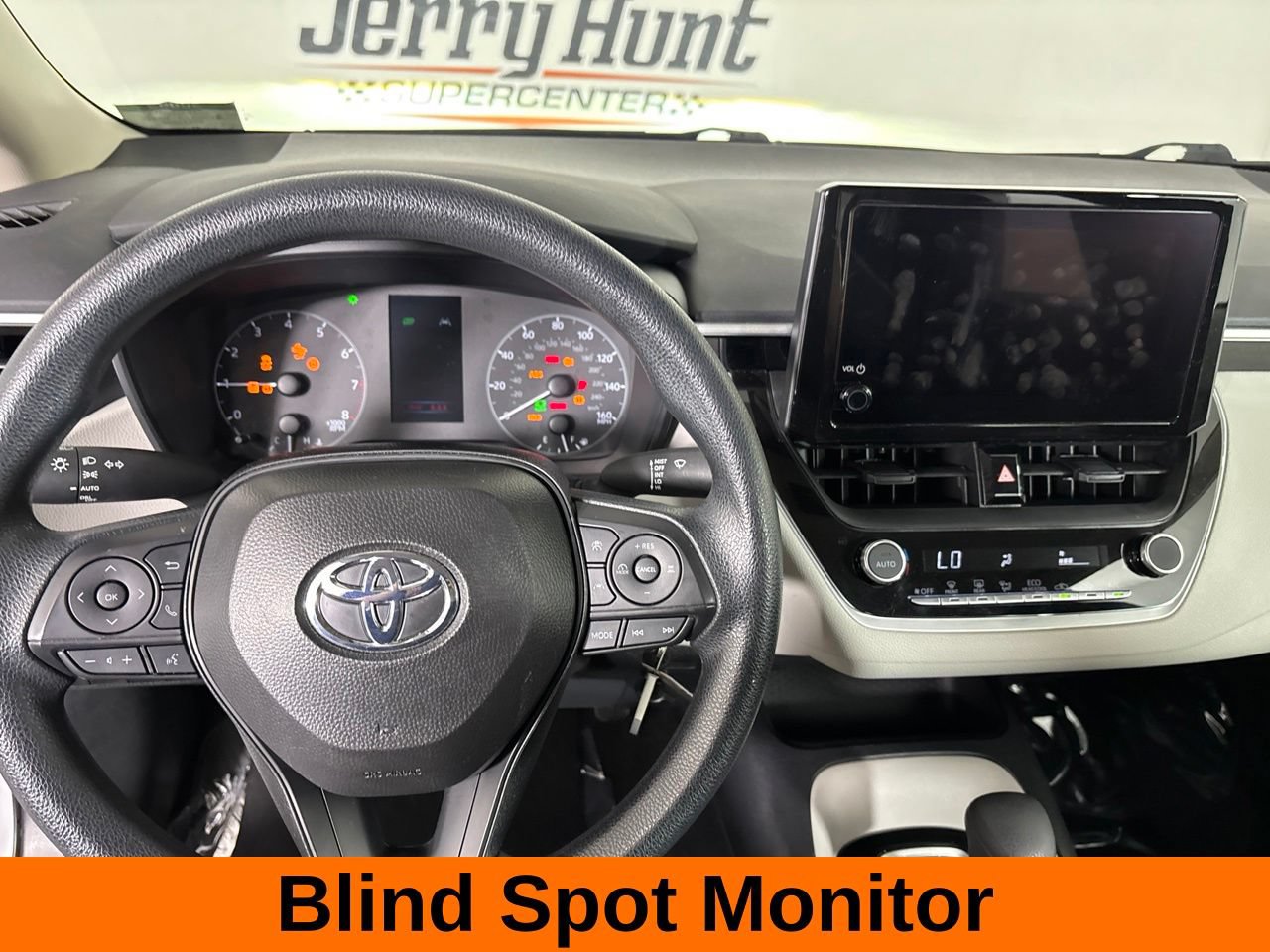 Used 2025 Toyota Corolla LE FWD image 15