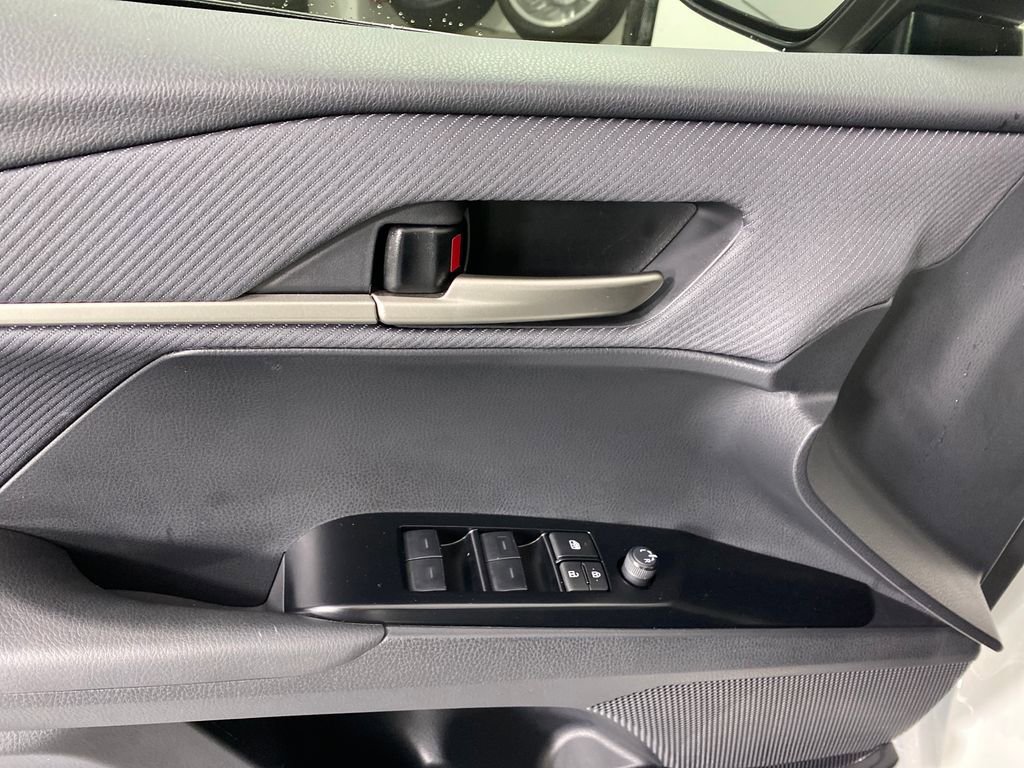 Certified 2025 Toyota Camry SE w/ Convenience Package image 12