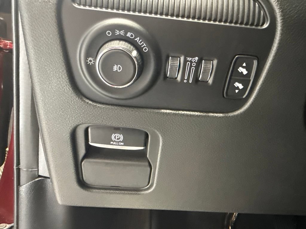 Used 2022 Jeep Wagoneer Series II AWD/4WD image 17