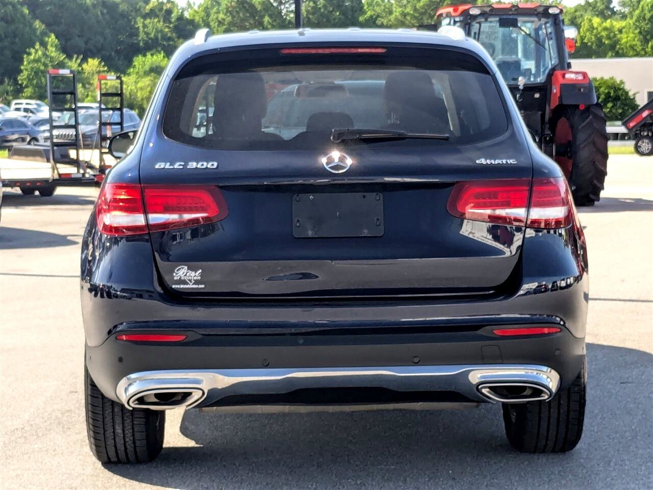 Used 2018 Mercedes-Benz GLC 300 4MATIC w/ Multimedia Package image 4