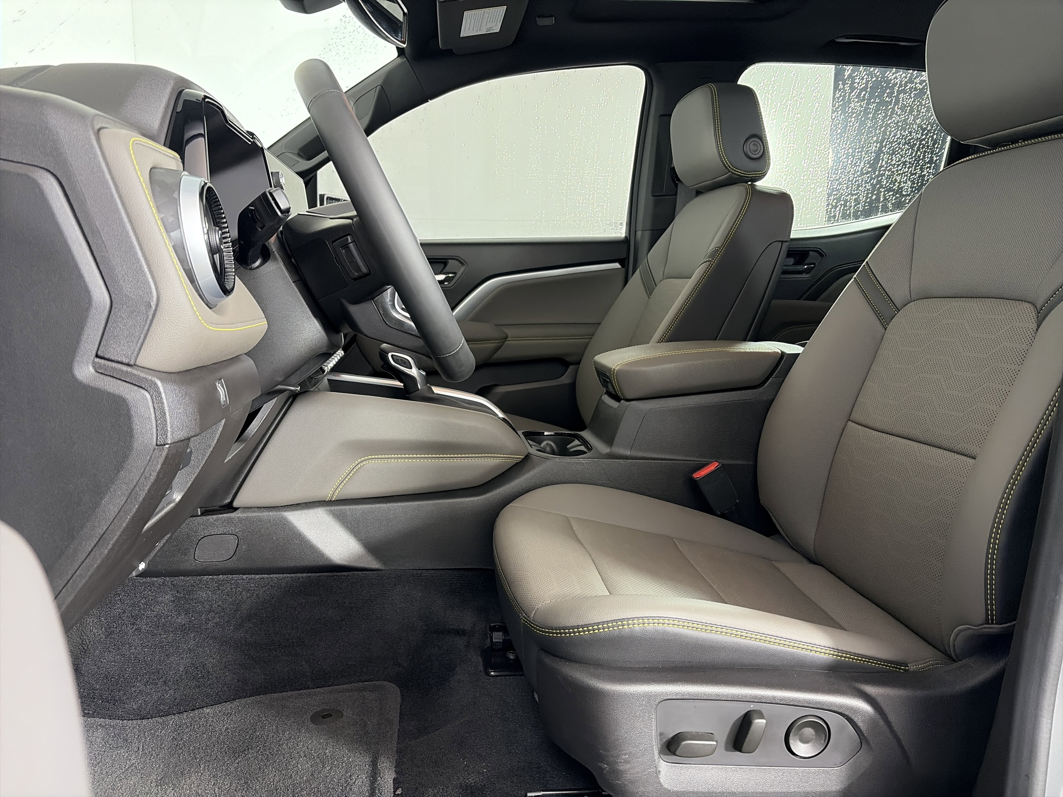 Certified 2025 Chevrolet Colorado ZR2 w/ Midnight Edition image 7