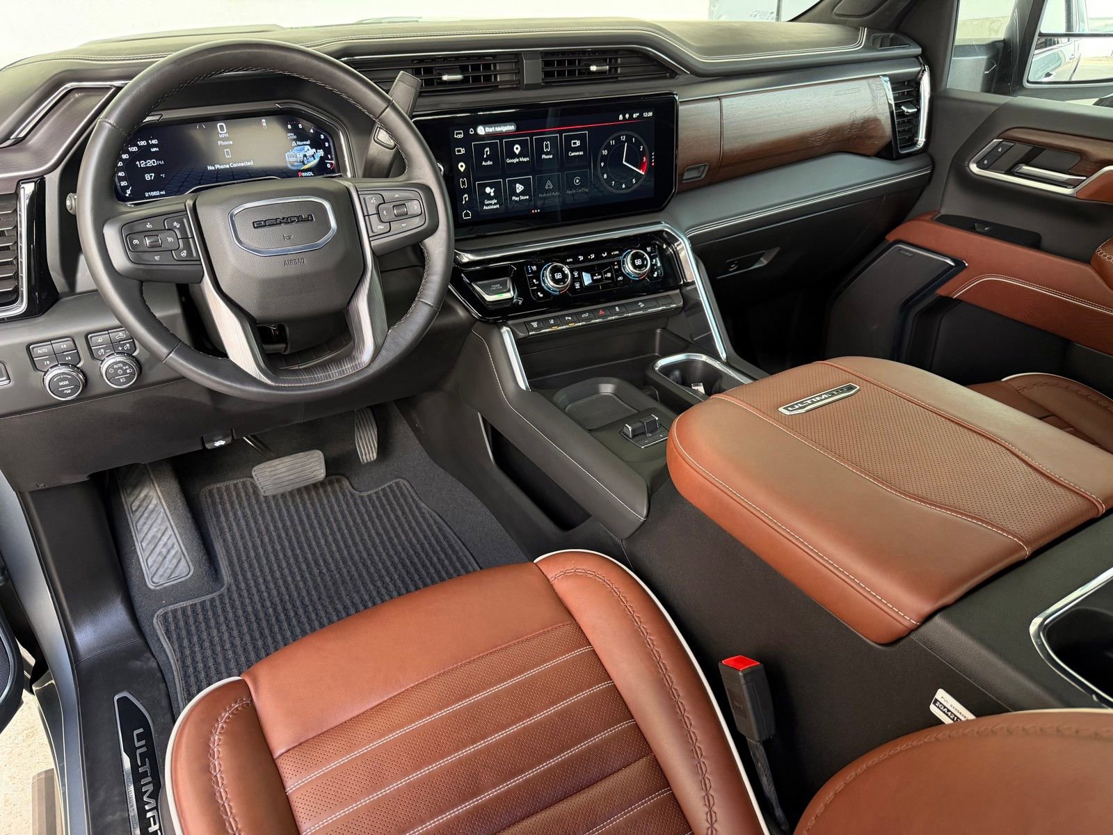 Used 2024 GMC Sierra 2500 Denali Ultimate image 2