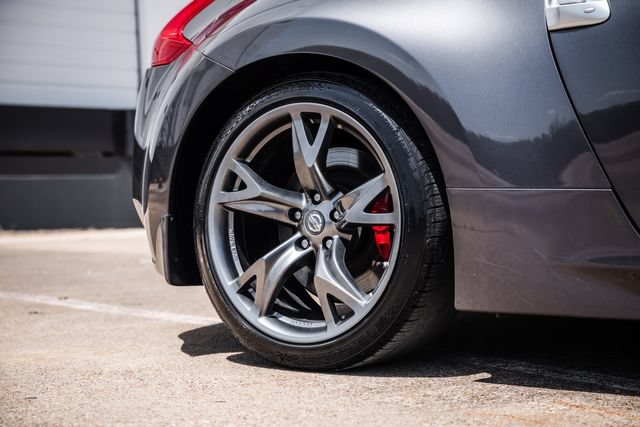 Used 2010 Nissan 370Z Touring w/ Sport Pkg RWD image 41