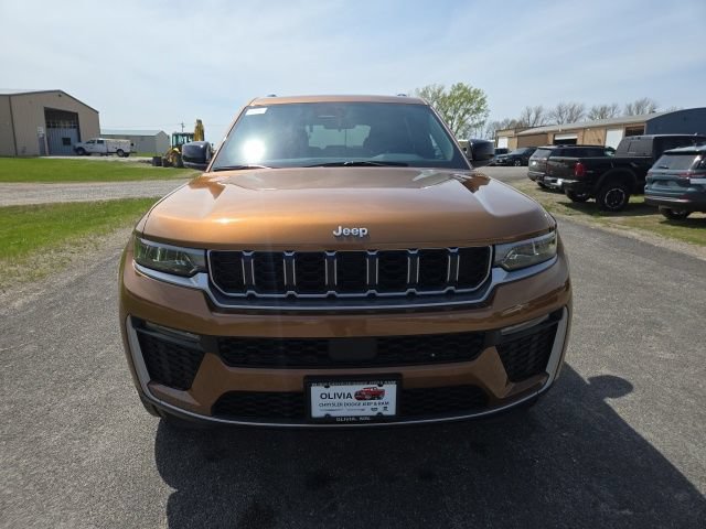 New 2026 Jeep Grand Cherokee Limited w/ Trailer Tow Package AWD/4WD image 2