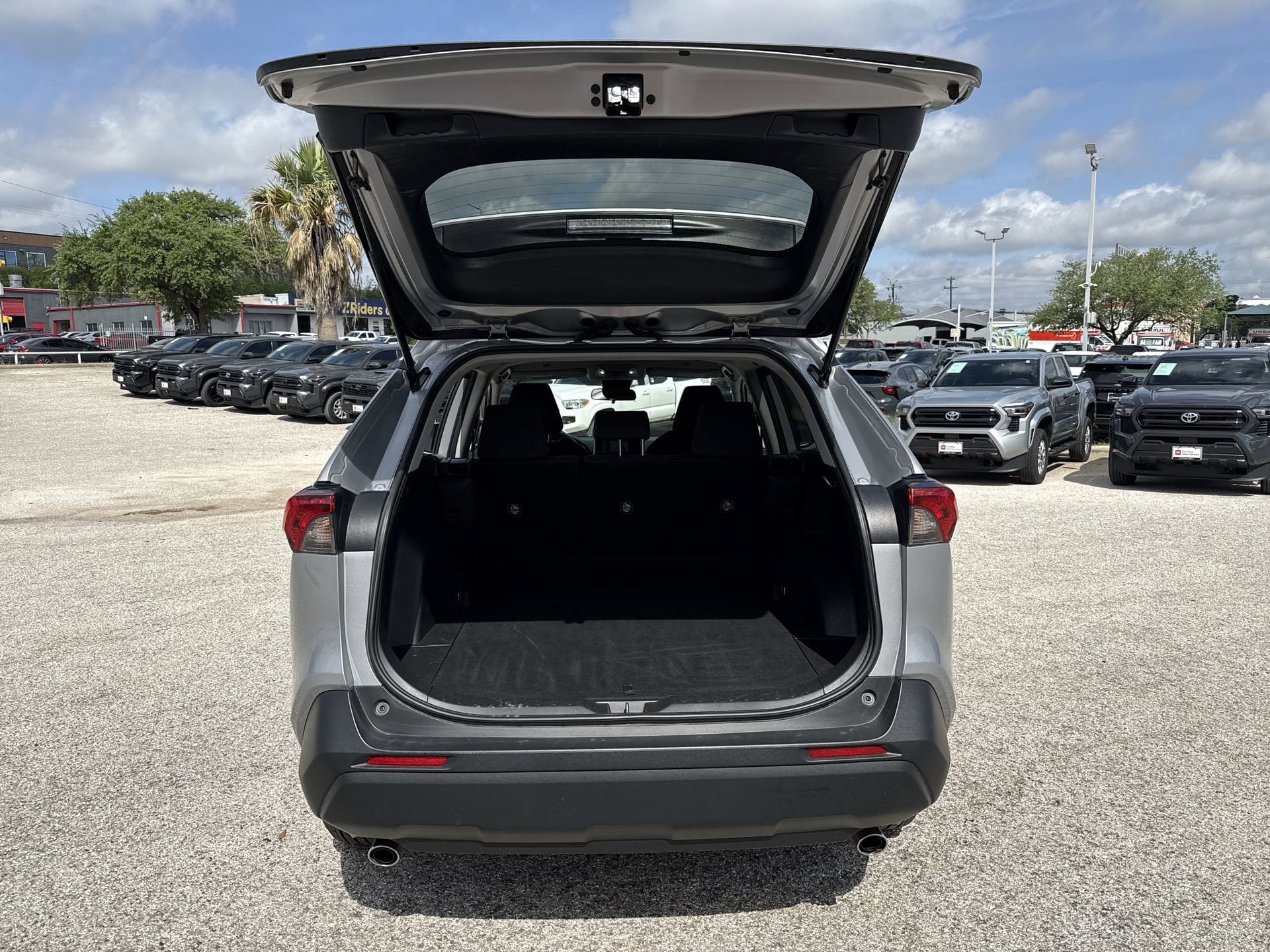 Certified 2025 Toyota RAV4 LE FWD image 20