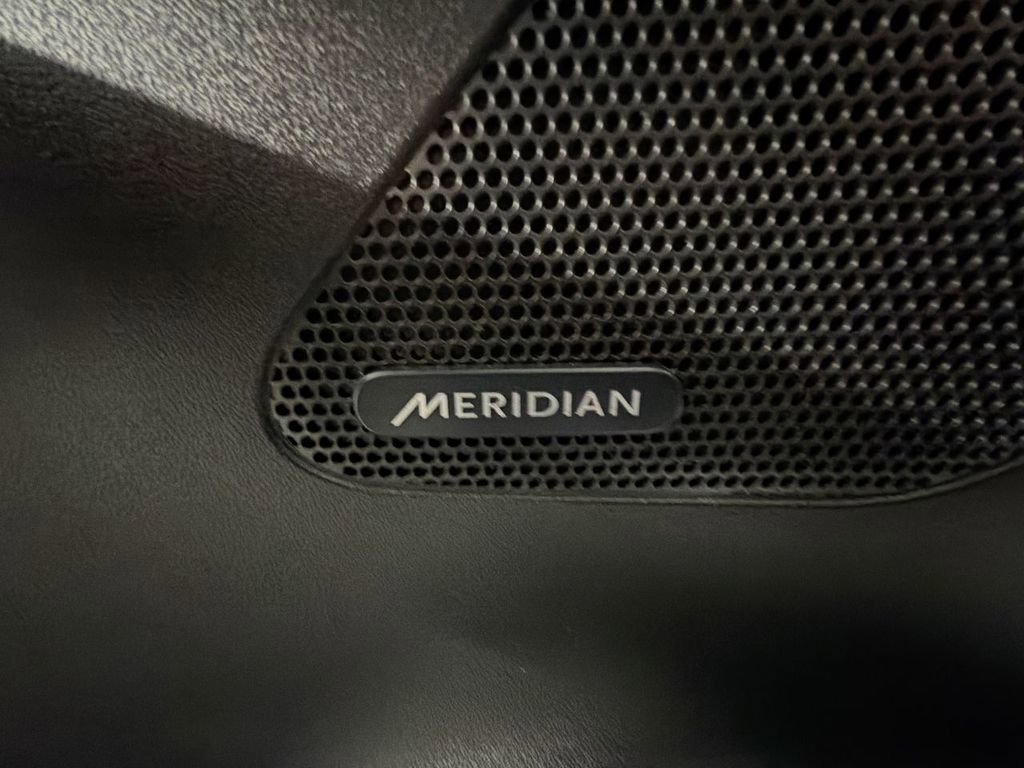 Used 2020 Jaguar F-PACE 300 Sport image 25