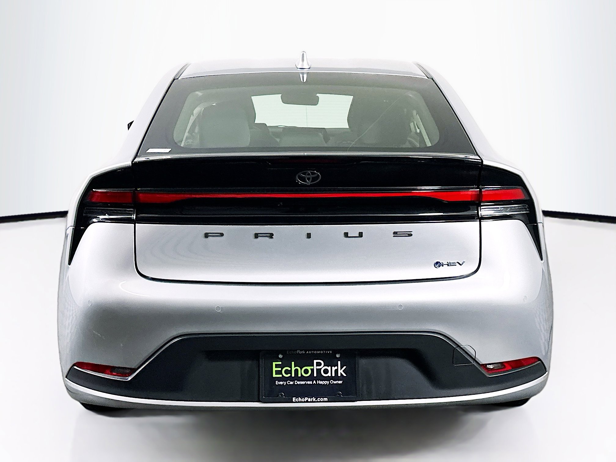Used 2025 Toyota Prius LE image 7