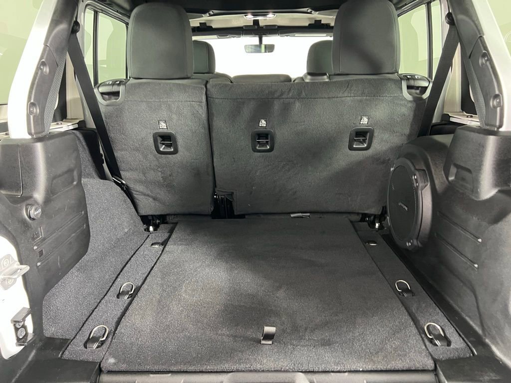 Used 2022 Jeep Wrangler Unlimited Sahara image 28